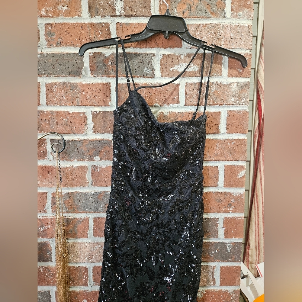Windsor black sequined gown size 2 - Picture 3 of 7